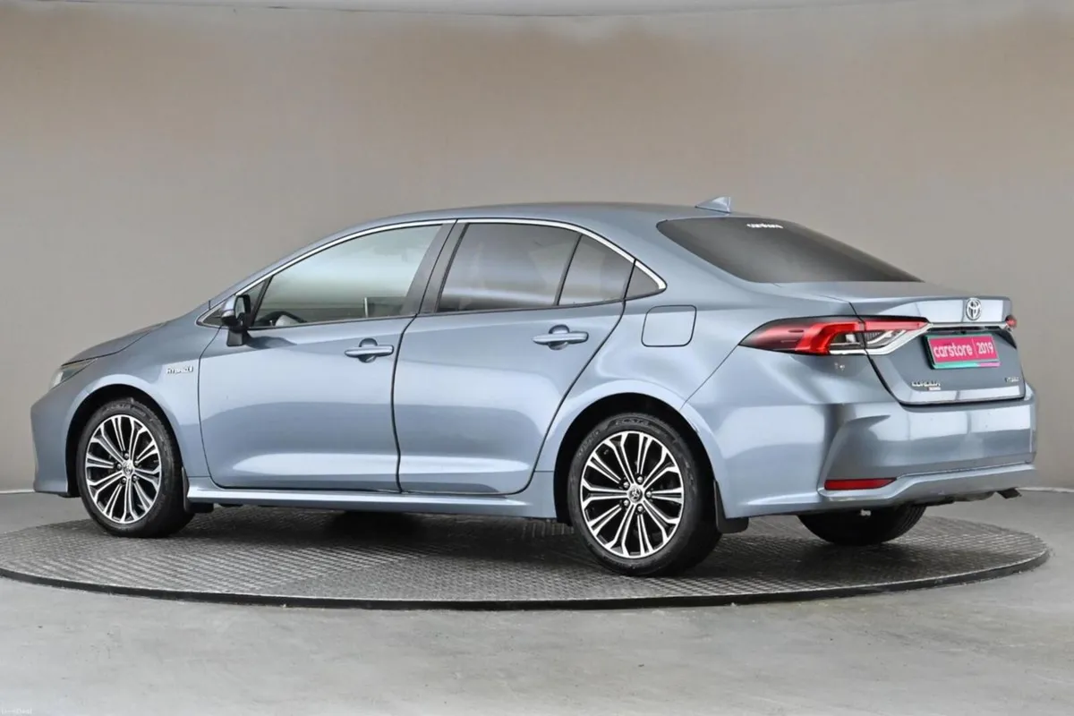 Toyota Corolla 1.8 HYBRID LUNA SPORT SALOON **SAT - Image 6