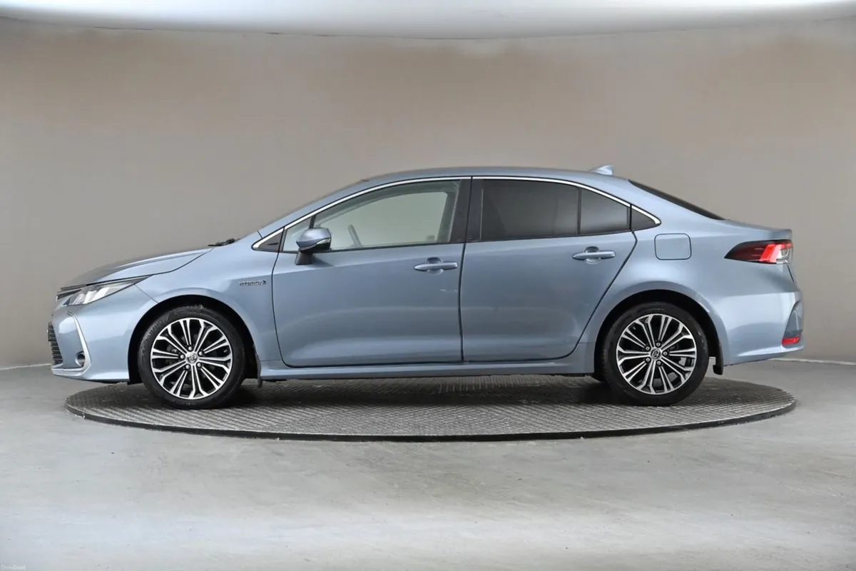 Toyota Corolla 1.8 HYBRID LUNA SPORT SALOON **SAT - Image 5