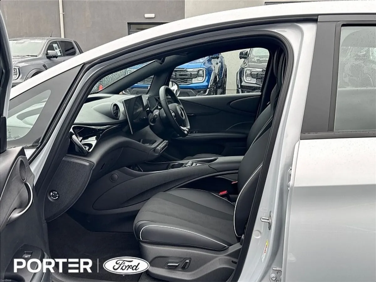 BYD DOLPHIN ACTIVE EV - Image 4
