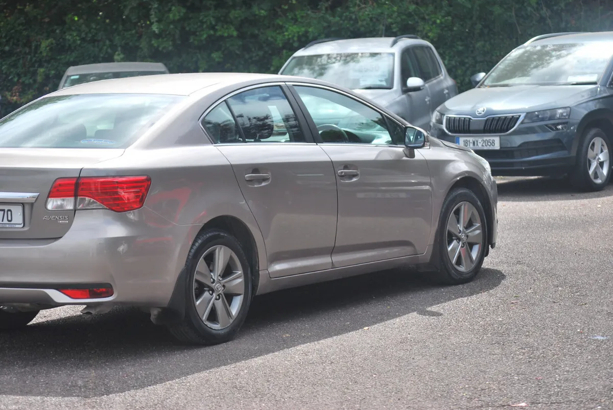 Toyota Avensis 2014 2.0 Aura - Image 4