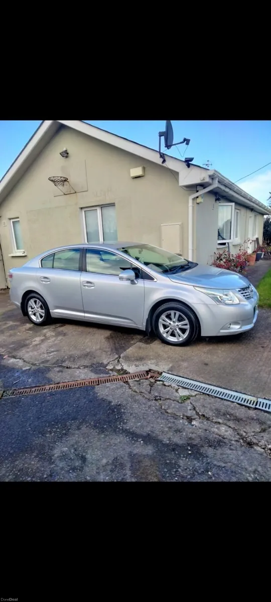 Toyota Avensis 2010 - Image 1