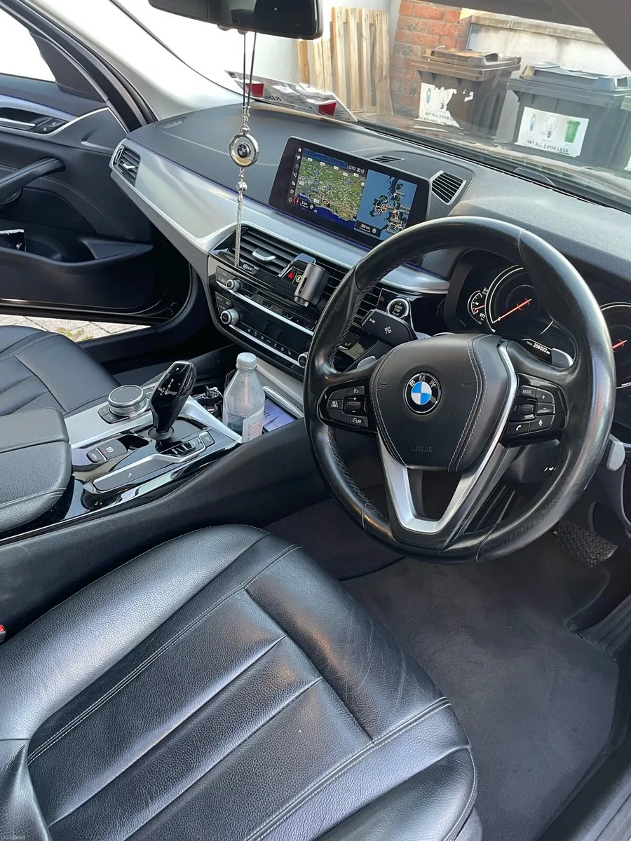 Bmw 520 - Image 2