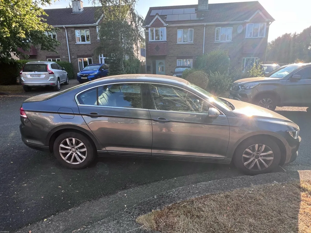 Volkswagen Passat 1.6 diesel - Image 1
