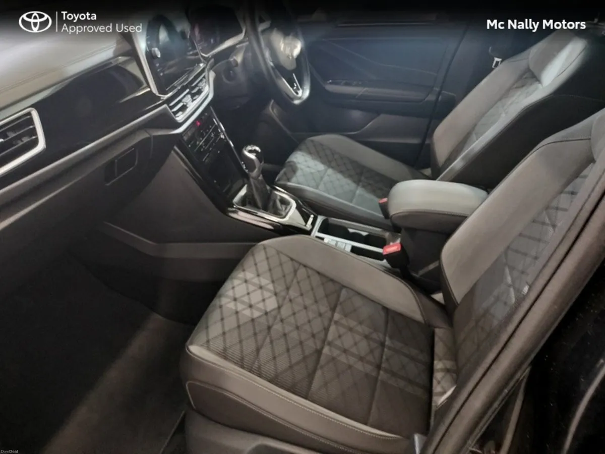 Volkswagen T-Roc 232 R-LINE 2.0 TDI MANUAL 6SPEED - Image 6