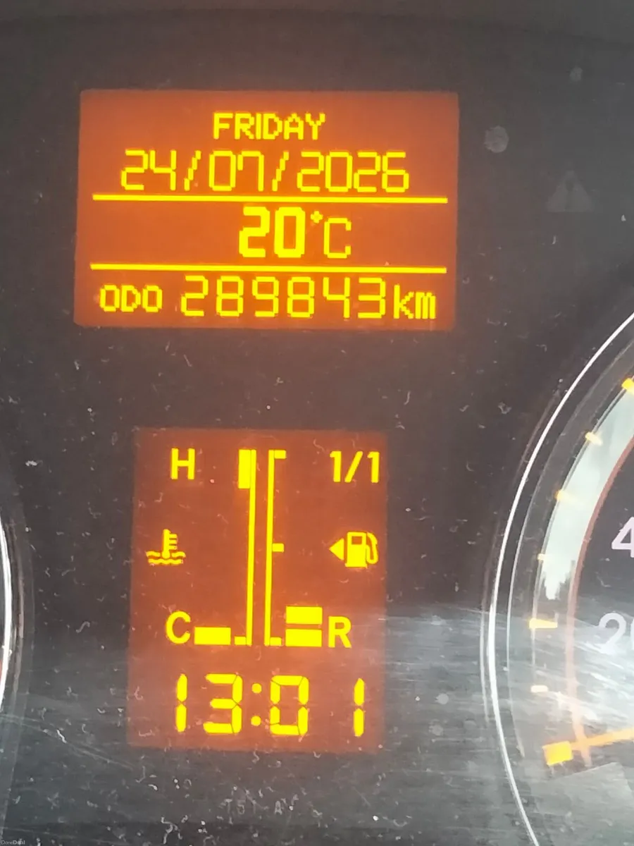 Toyota Avensis 2010 - Image 6