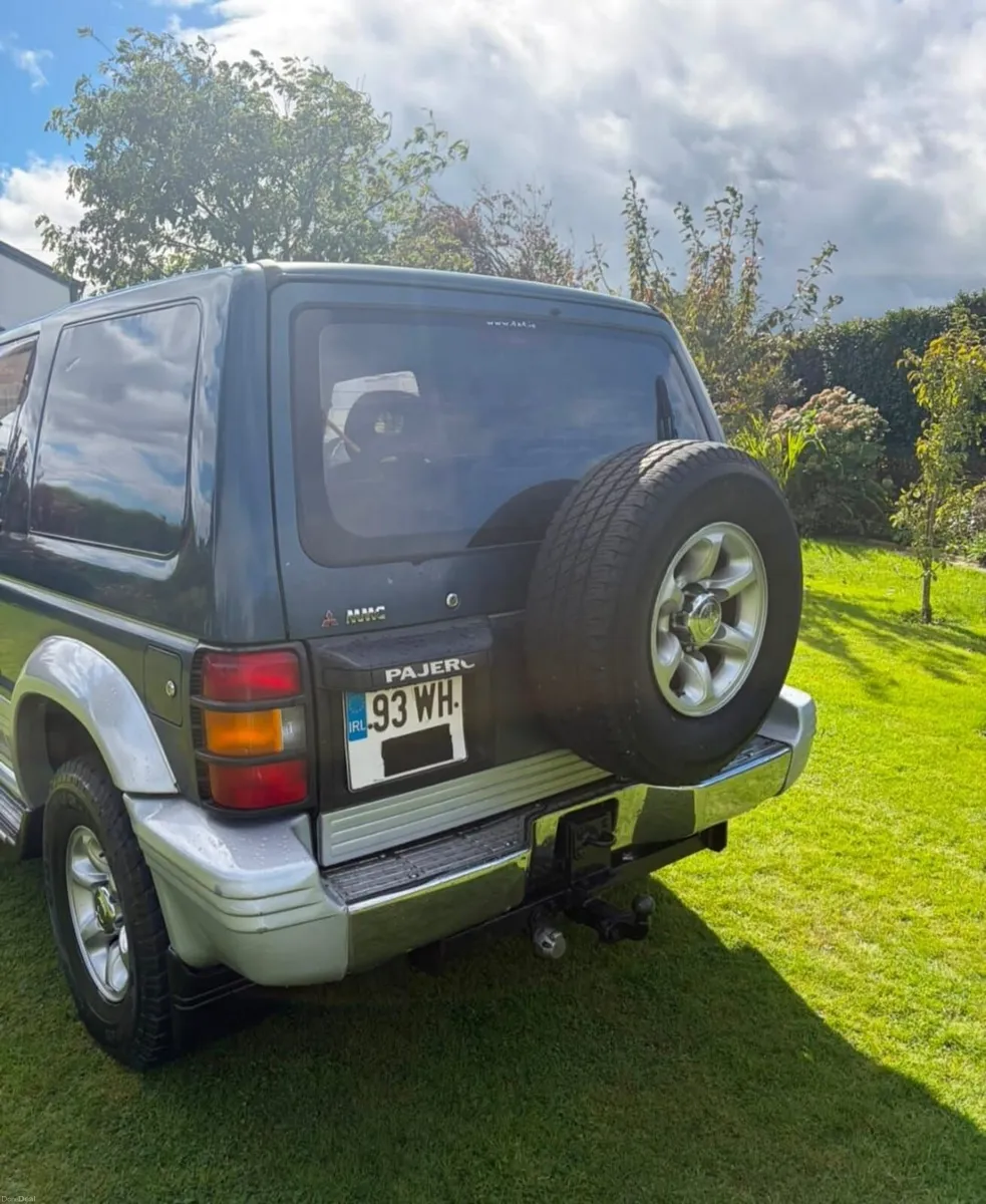 Mitsubishi Pajero 1993 - Image 1