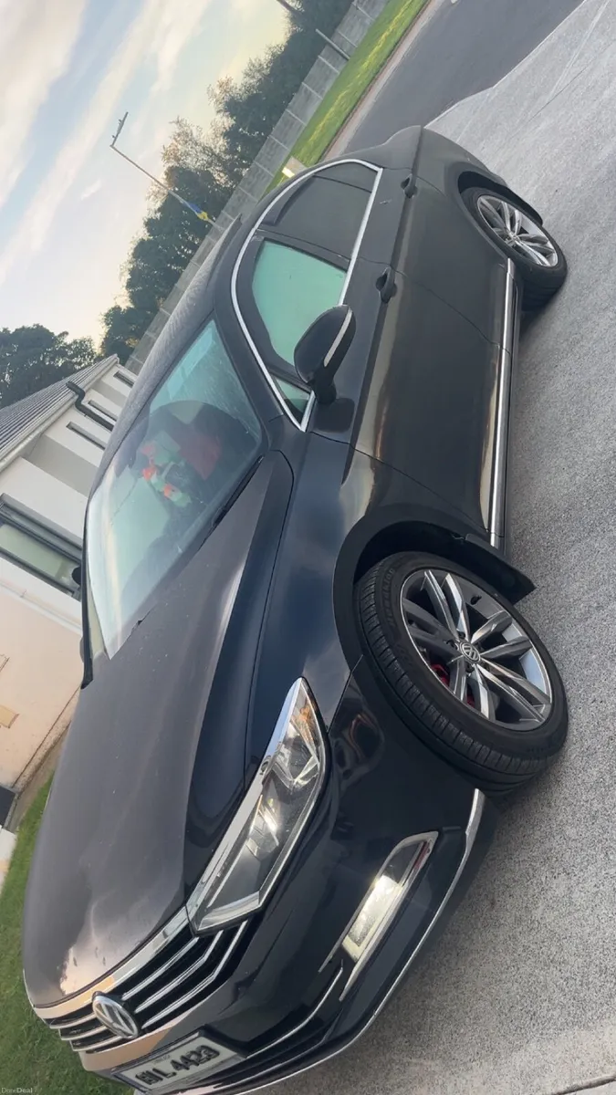 Volkswagen Passat 2018 - Image 2