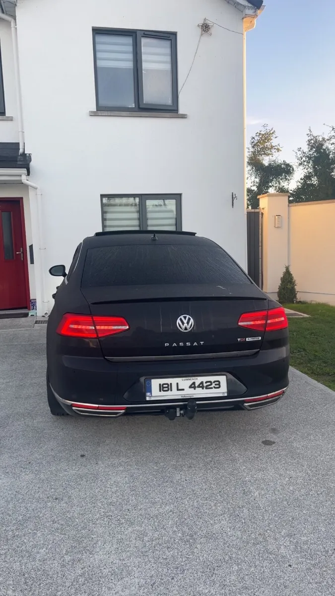 Volkswagen Passat 2018 - Image 4
