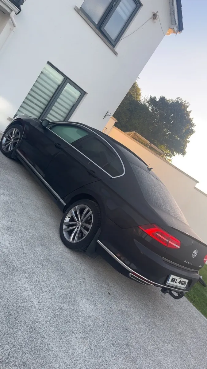 Volkswagen Passat 2018 - Image 5