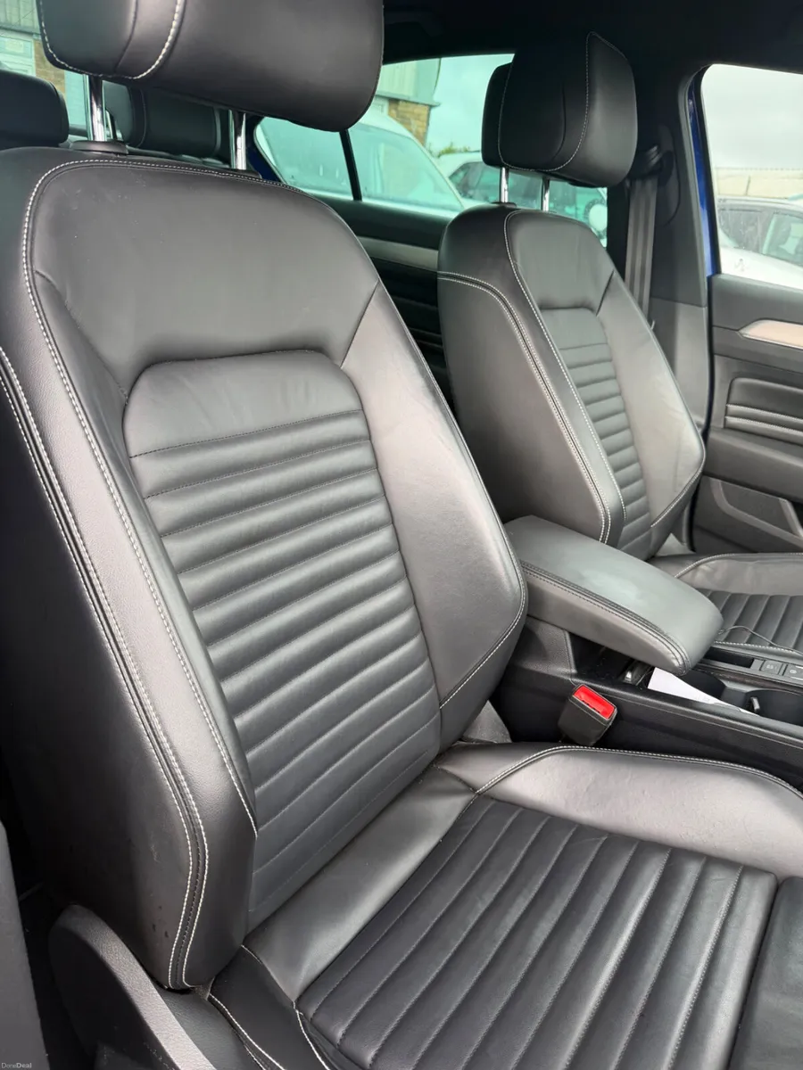 212 Volkswagen Passat 2.0 TDI 150HP R LINE - Image 3