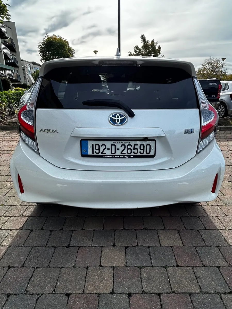 Toyota Aqua 2019 hybrid  automatic - Image 5