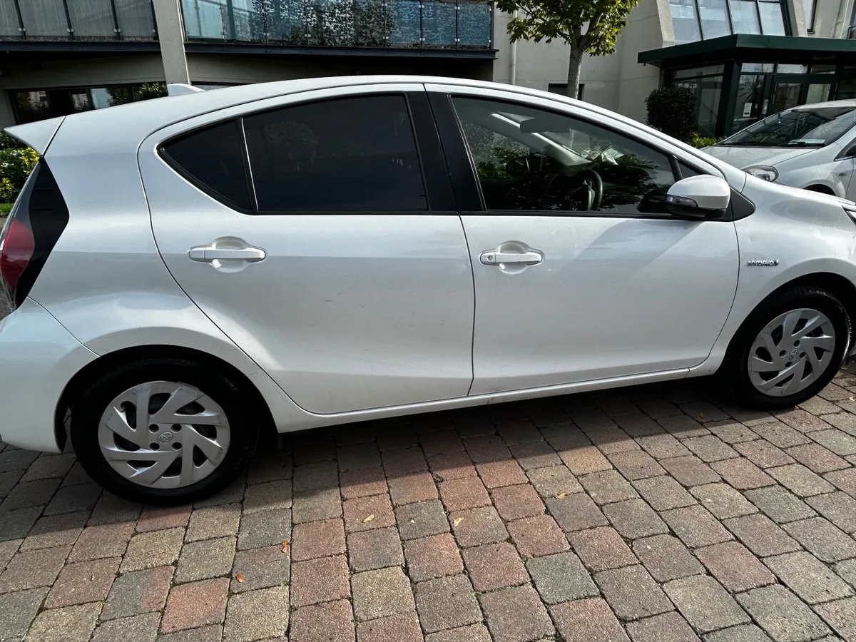 Toyota Aqua 2019 hybrid  automatic - Image 3