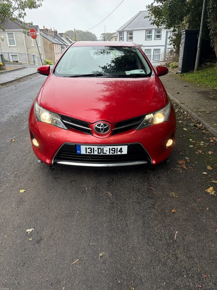 2013 Toyota Auris - Image 2
