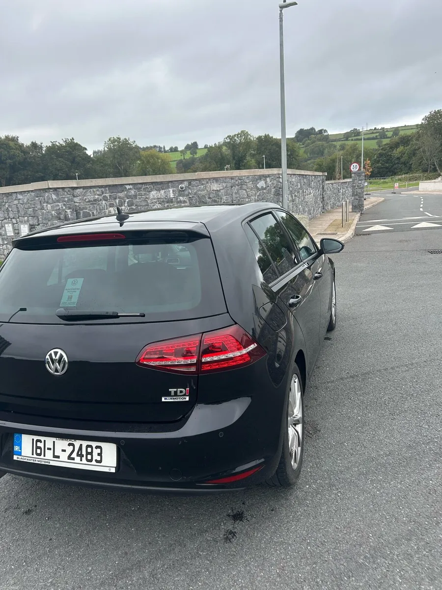 2016 Volkswagen Golf, 1.6 TDI, Bluemotion. - Image 2