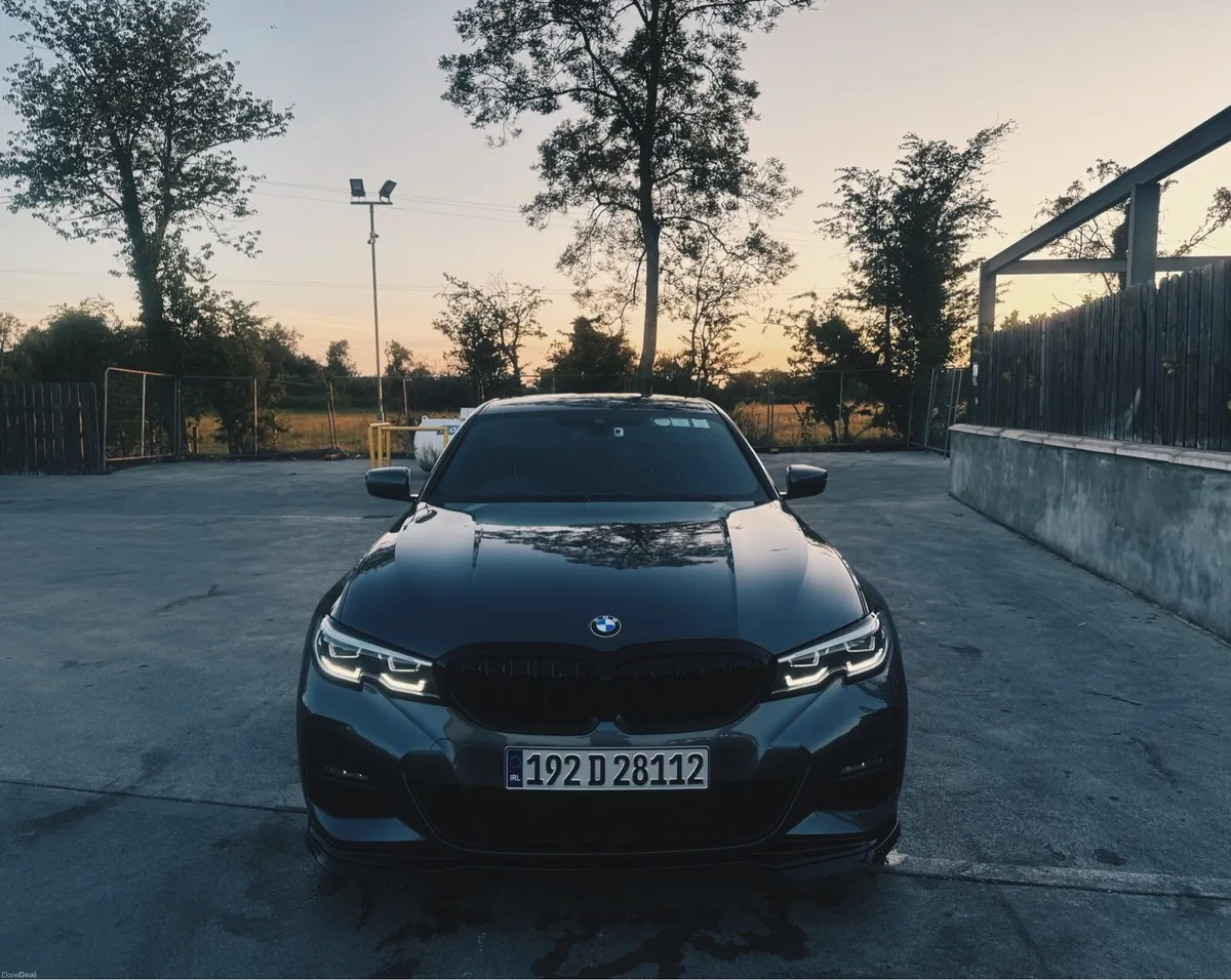 BMW 330e - Image 1