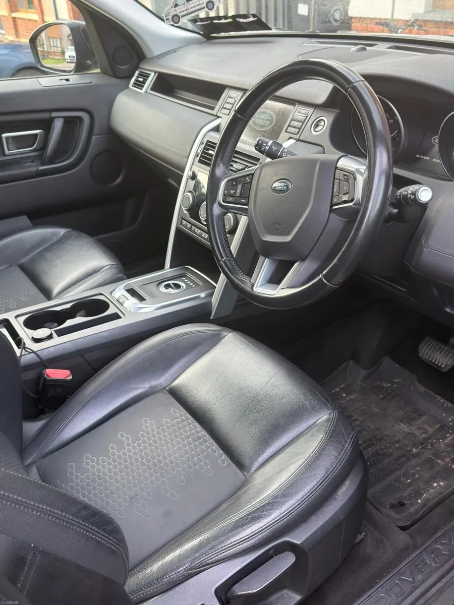 Land Rover Discovery 2.0 TD4 - LOW MILEAGE - Image 5