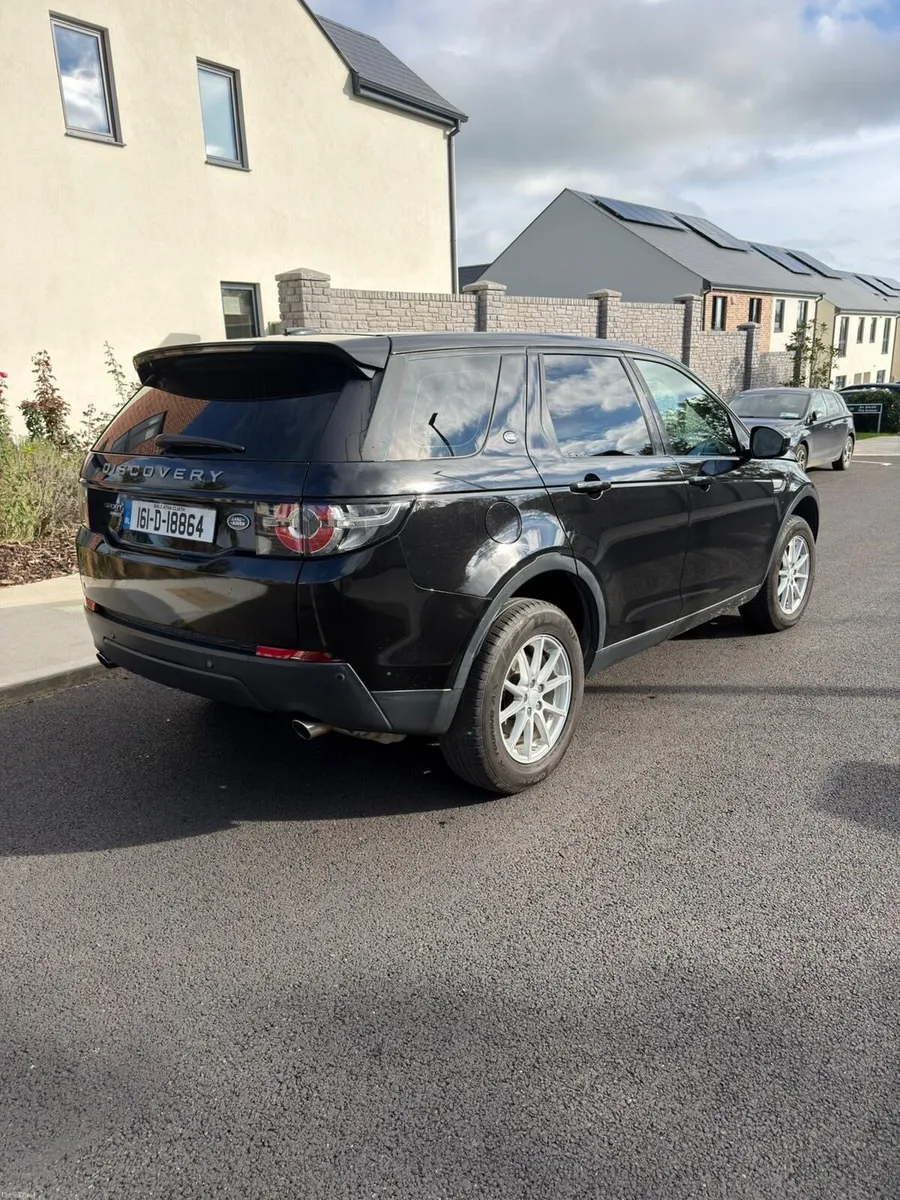 Land Rover Discovery 2.0 TD4 - LOW MILEAGE - Image 3