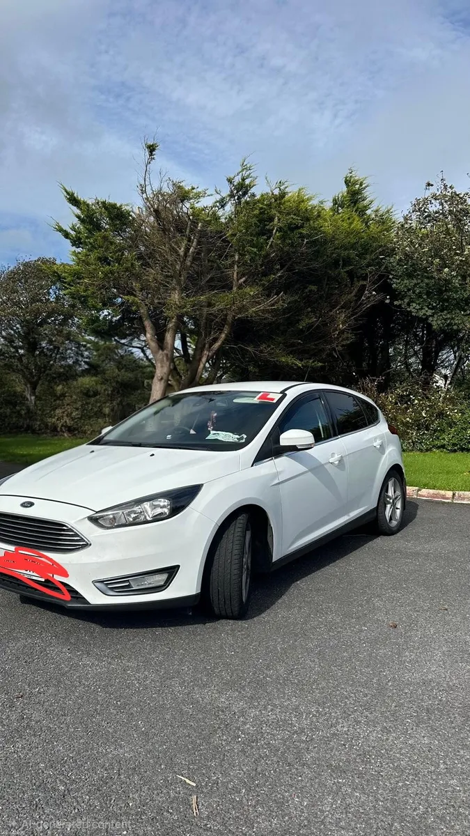 Ford Focus 2016 Zetec 125PS - Image 3