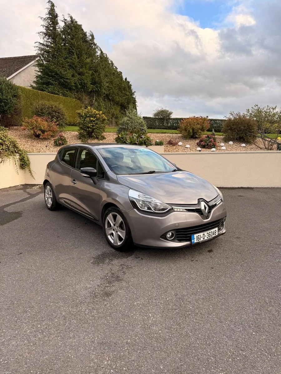 2016 Renault Clio Dynamique - Image 2