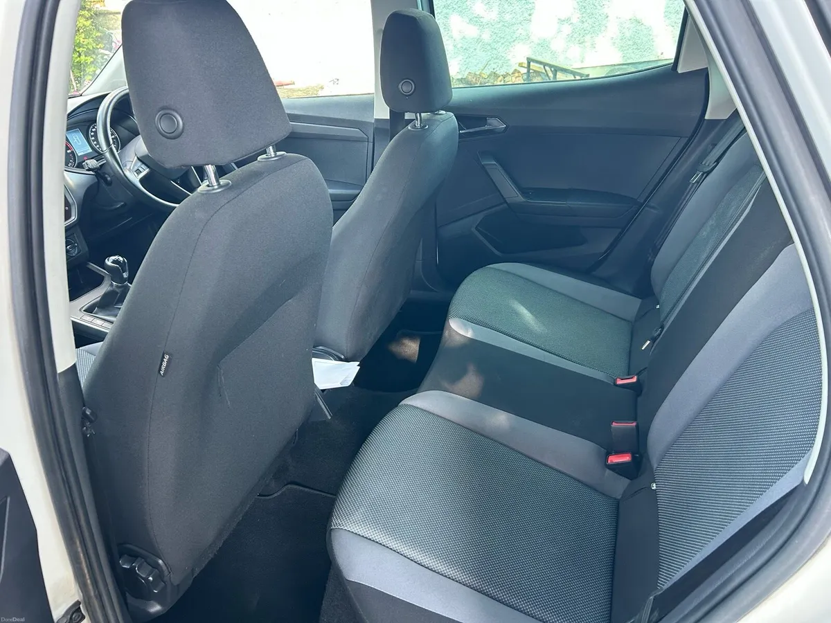 seat arona - Image 3