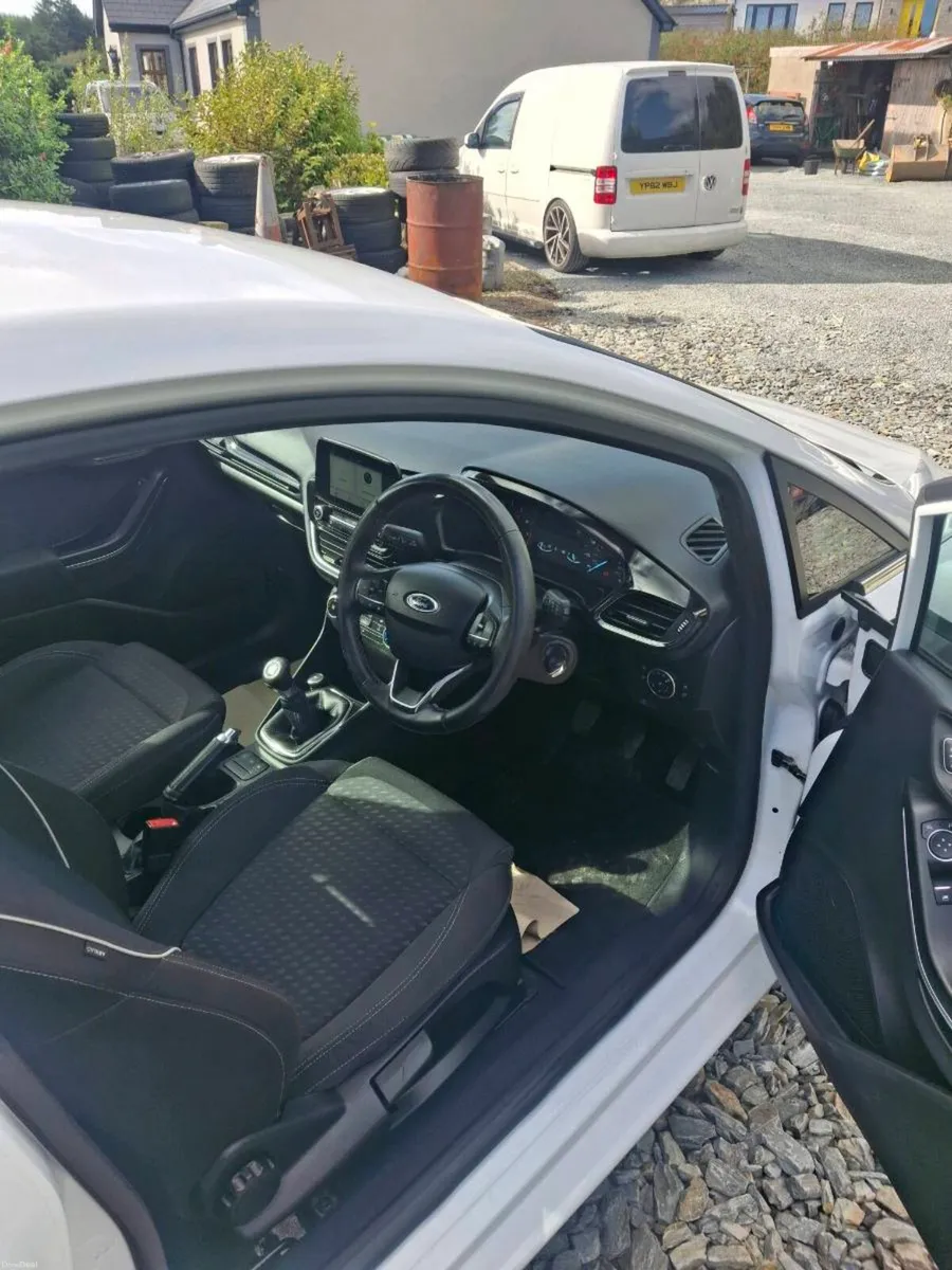 2019 ford fiesta 1.1 petrol - Image 5