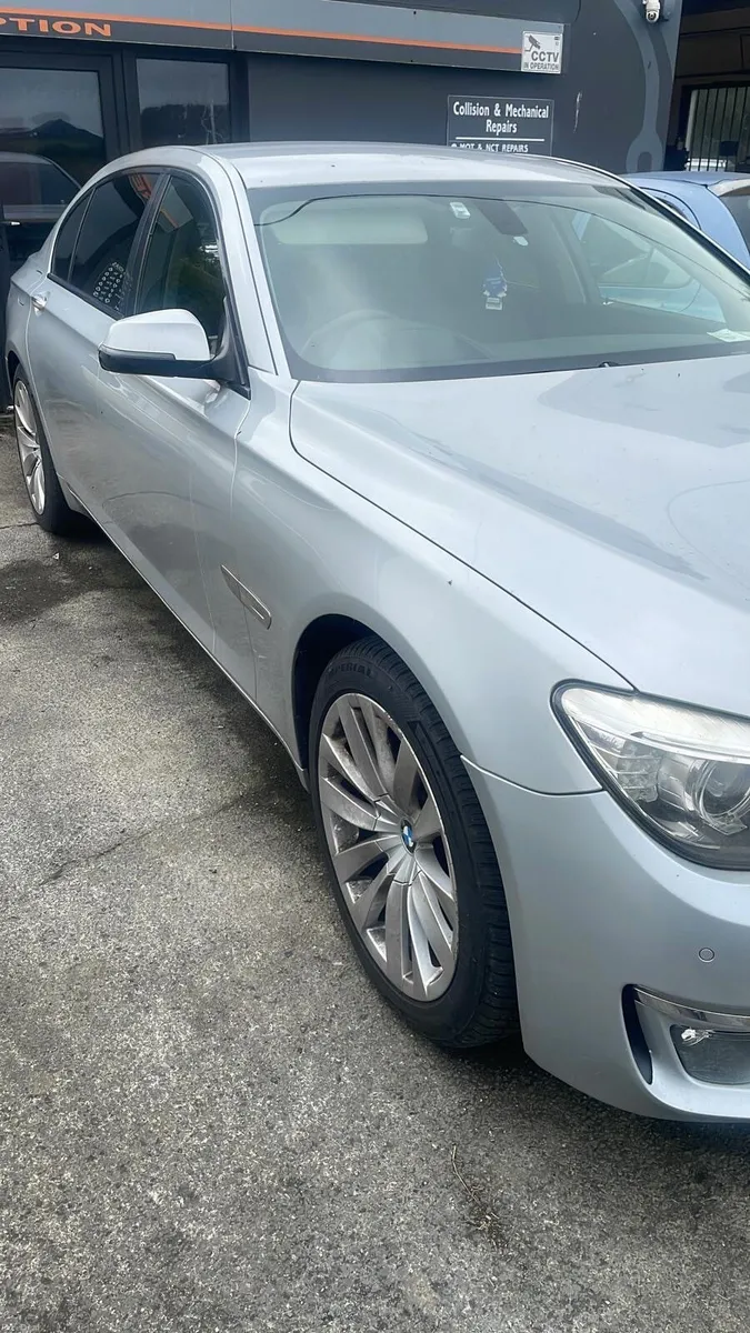 BMW 7-Series LD 2013 - Image 3