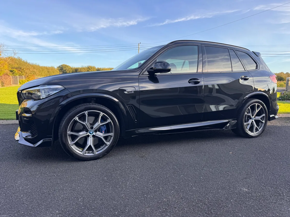 2022 BMW X5 45E M-SPORT PRO X DRIVE - Image 1