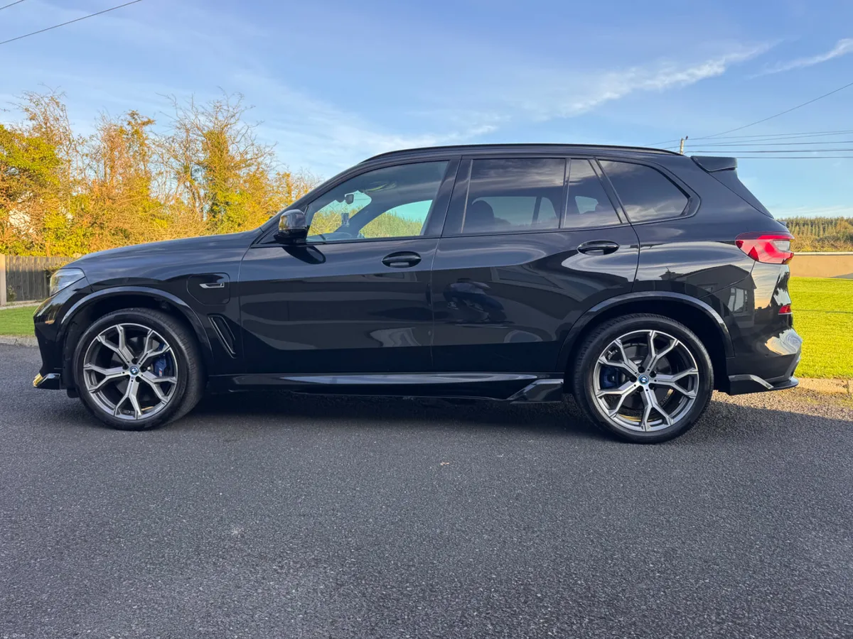 2022 BMW X5 45E M-SPORT PRO X DRIVE - Image 4