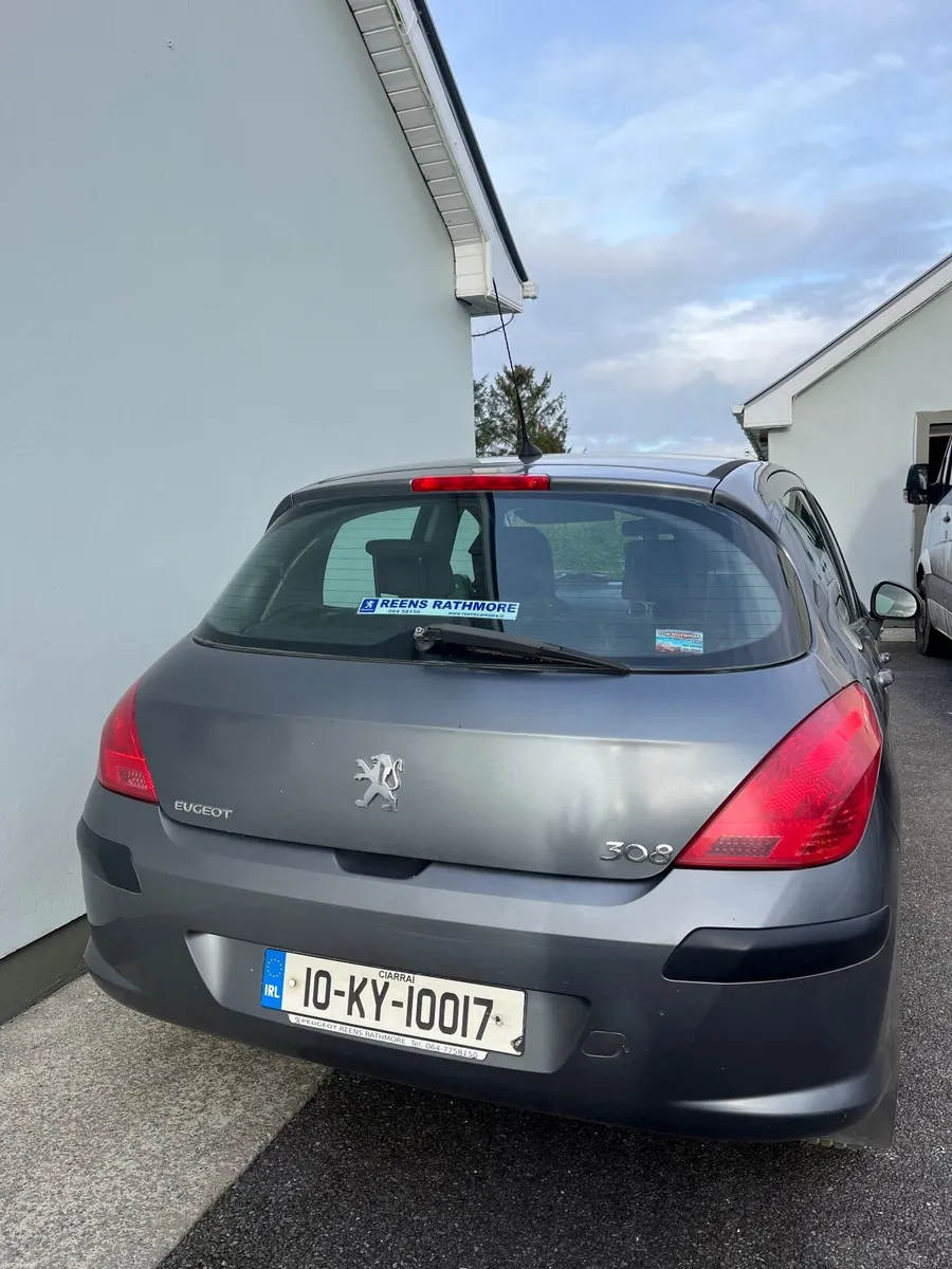 Peugeot 308 2010 - Image 2