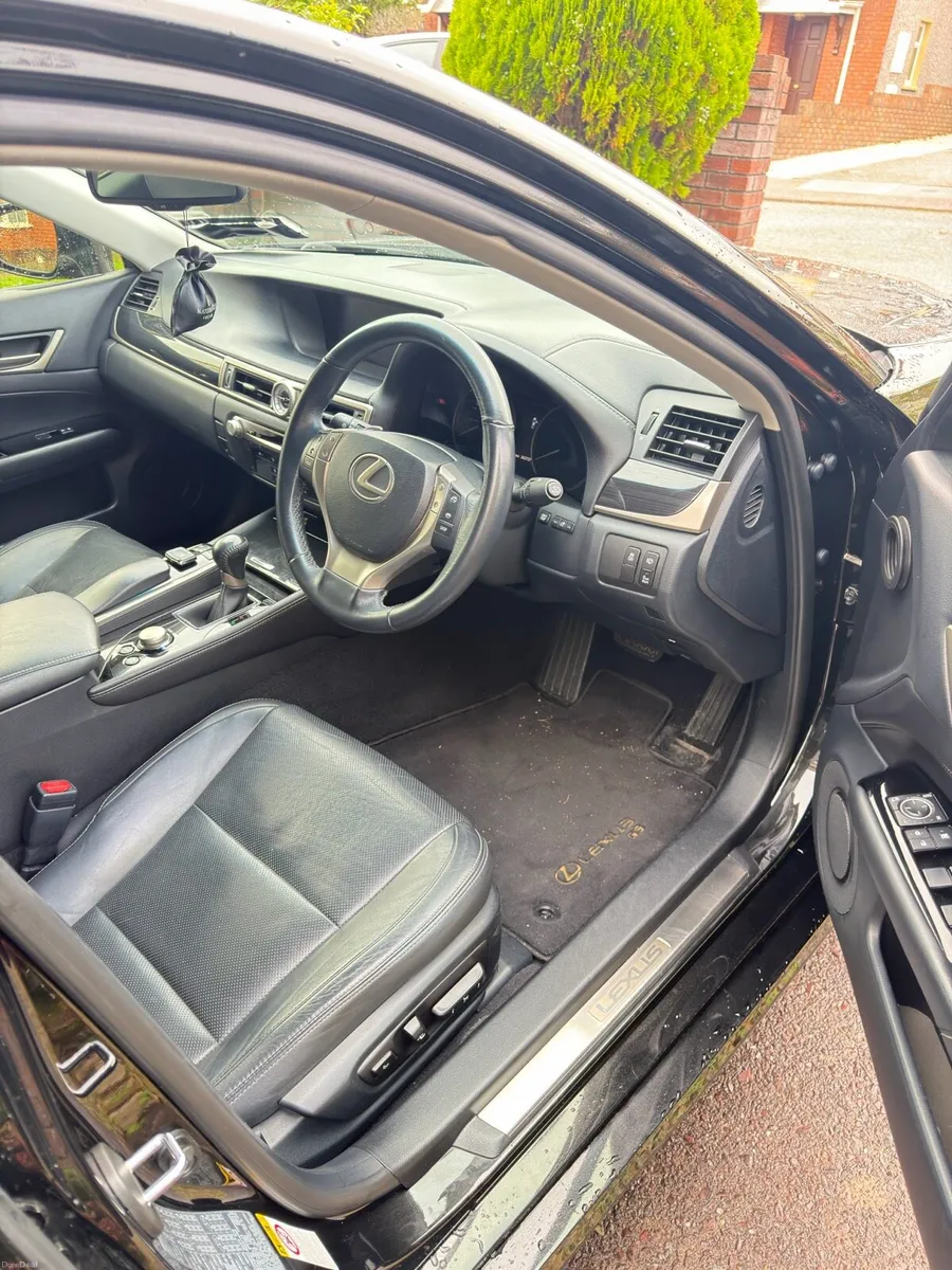 2015 Lexus GS 300h Hybrid – High Spec - Image 4