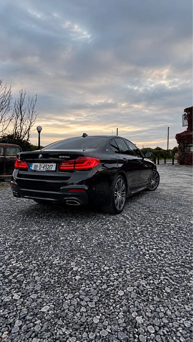 2018 BMW 530e M Sport Plus – Plug-in Hybrid - Image 4