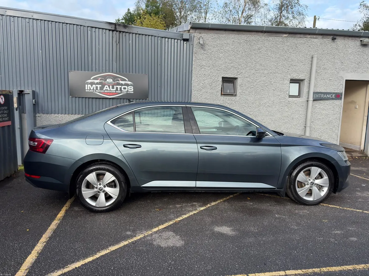 Skoda Superb 2018 - Image 3