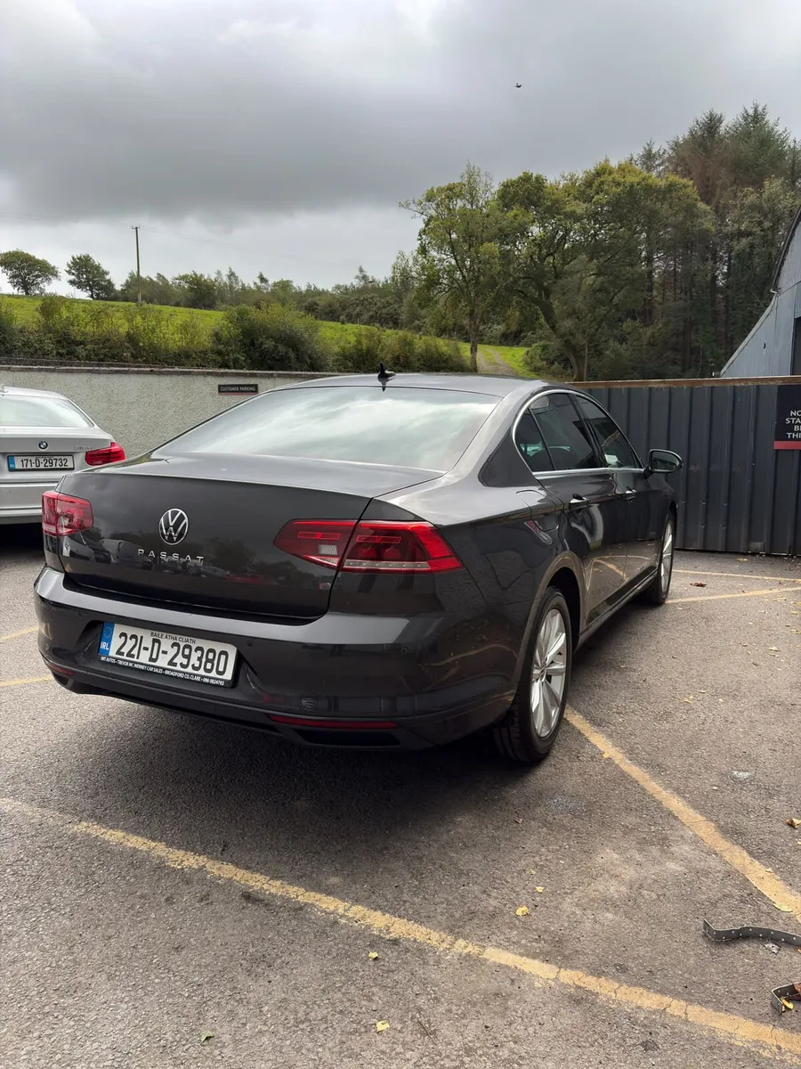 Volkswagen Passat 2022 - Image 4