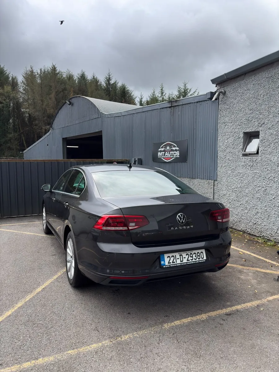 Volkswagen Passat 2022 - Image 6