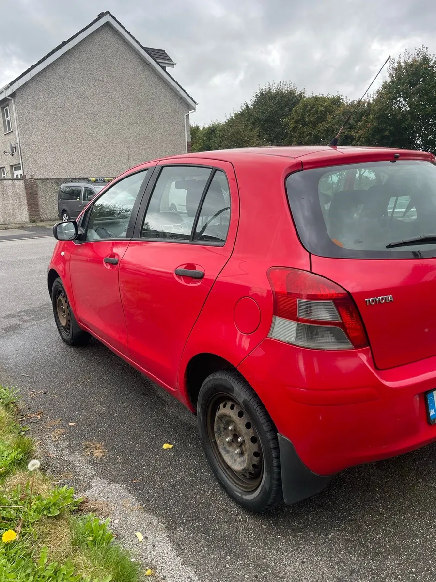Toyota Yaris 2010 - Image 3