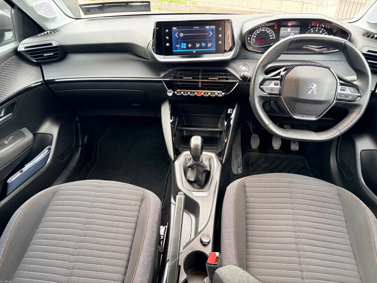 Peugeot 208 - Image 5