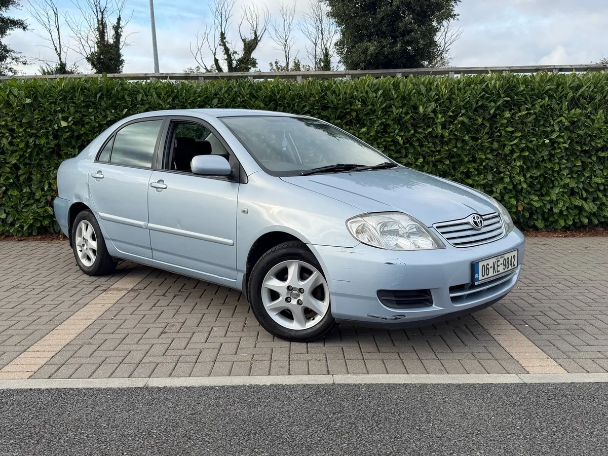 TOYOTA COROLLA 1.4 PETROL MANUAL - Image 3
