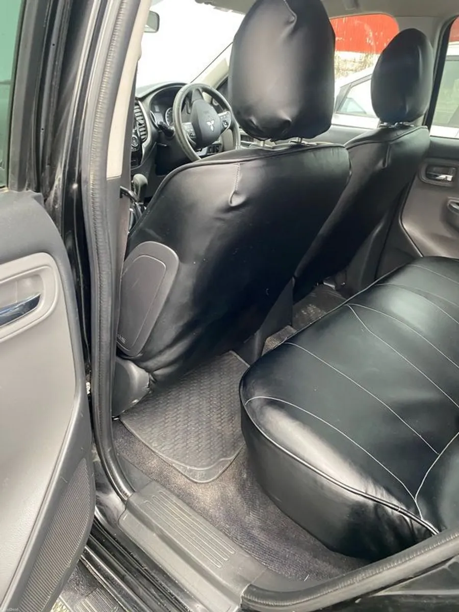 2016 Mitsubishi Outlander - Image 1