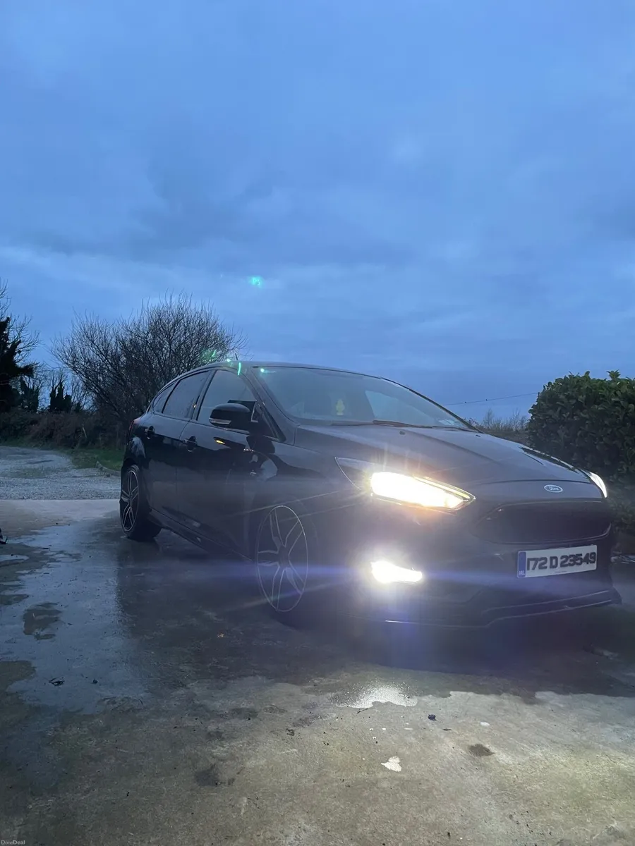 Ford Focus 2017 - Image 2