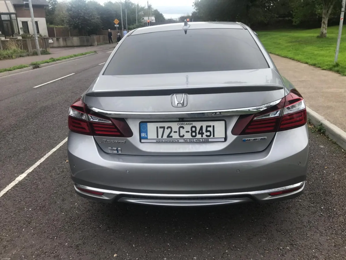 Honda Accord DAA-CR7 AUTO 4DR - Image 4