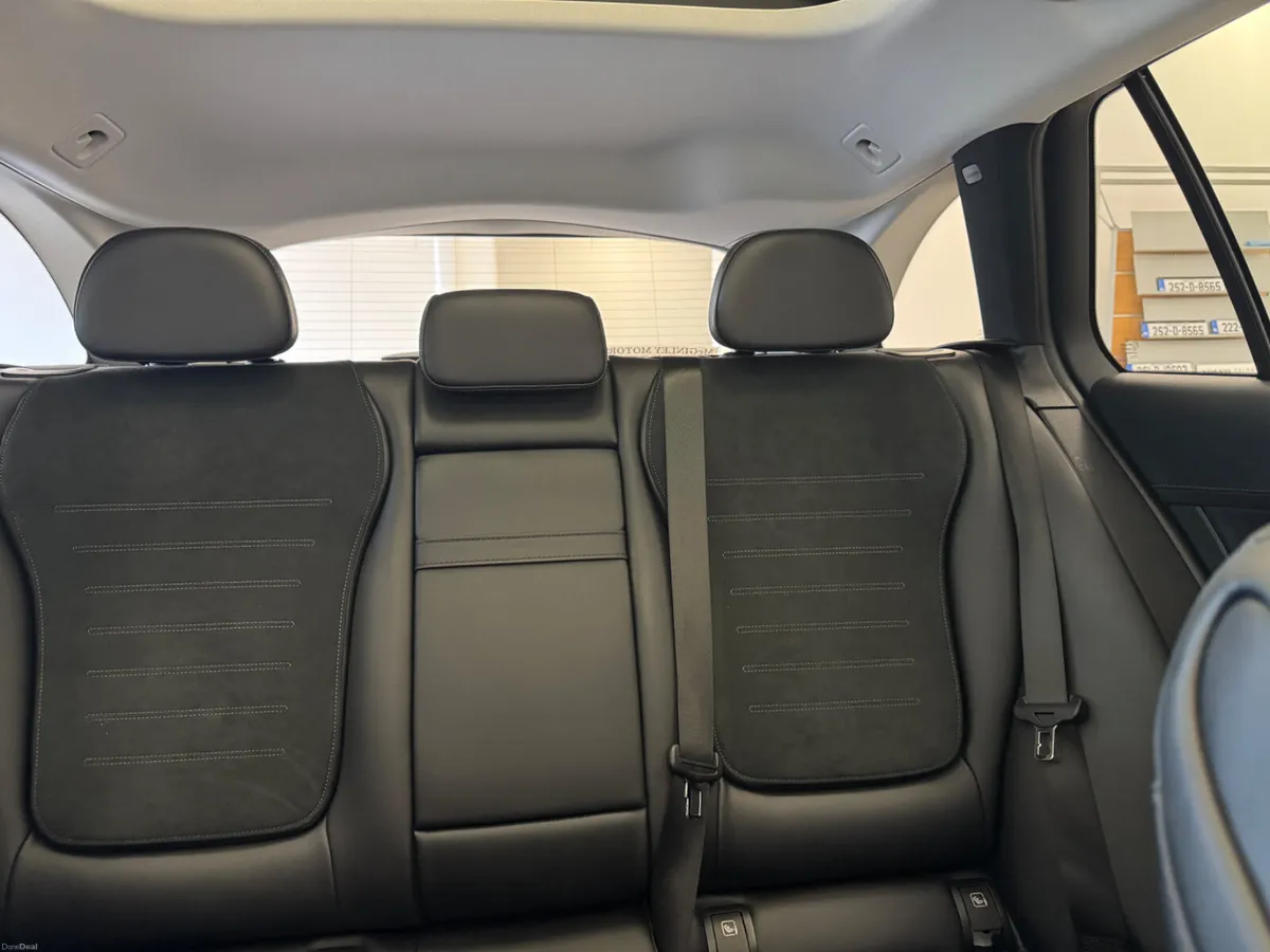 Mercedes-Benz C-Class 2022 - Image 5