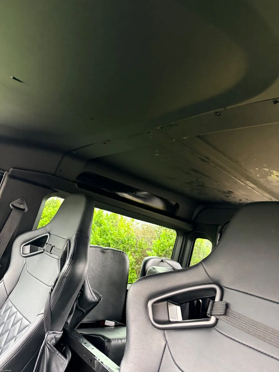 Land Rover Defender 1988 - Image 4