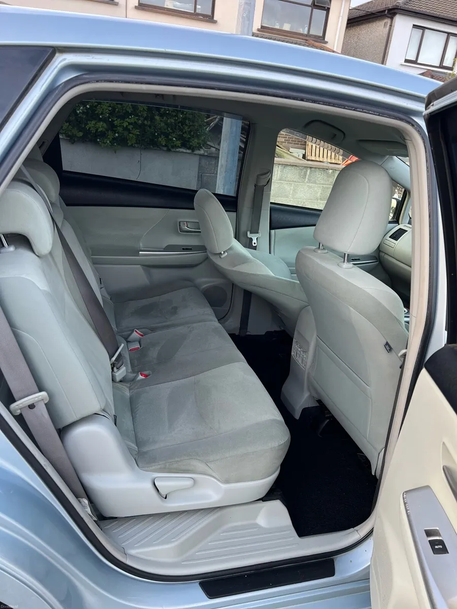 Toyota Prius - Image 5