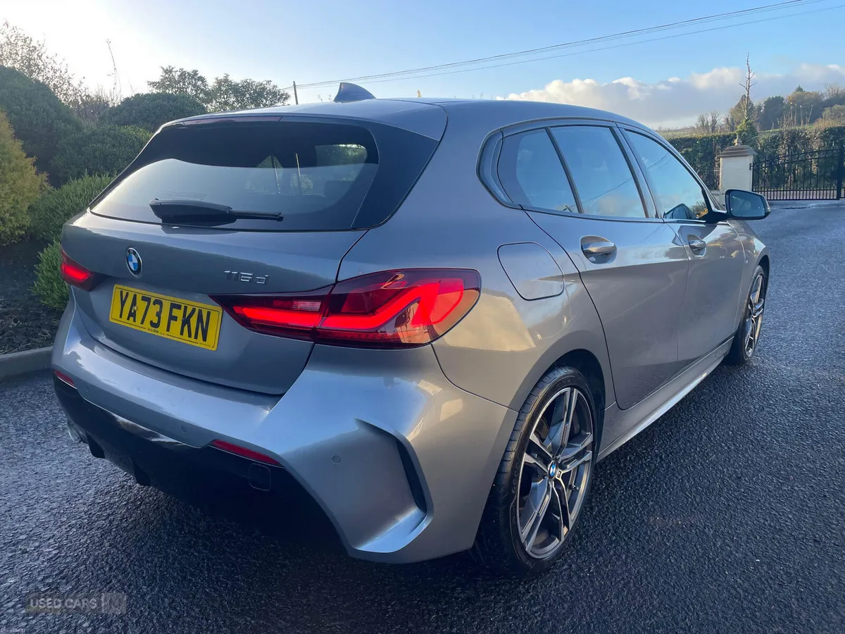 BMW 1-Series DIESEL HATCHBACK - Image 3