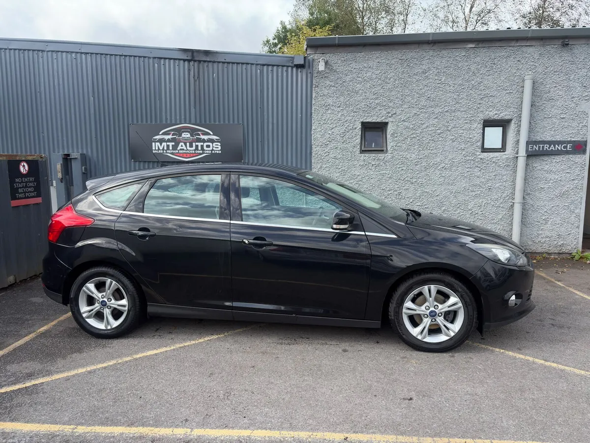 Ford Focus 2014 - Image 2