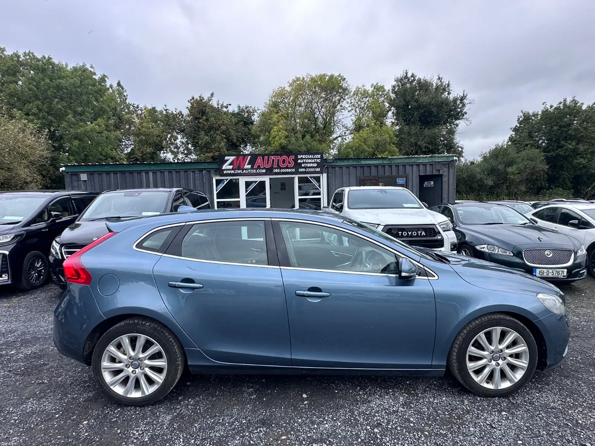 141 Volvo V40 1.6 Low Mileage - Image 5