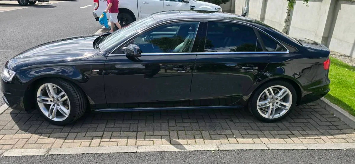 Audi A4 S-LINE 2.0L TFSI Automatic - Image 6
