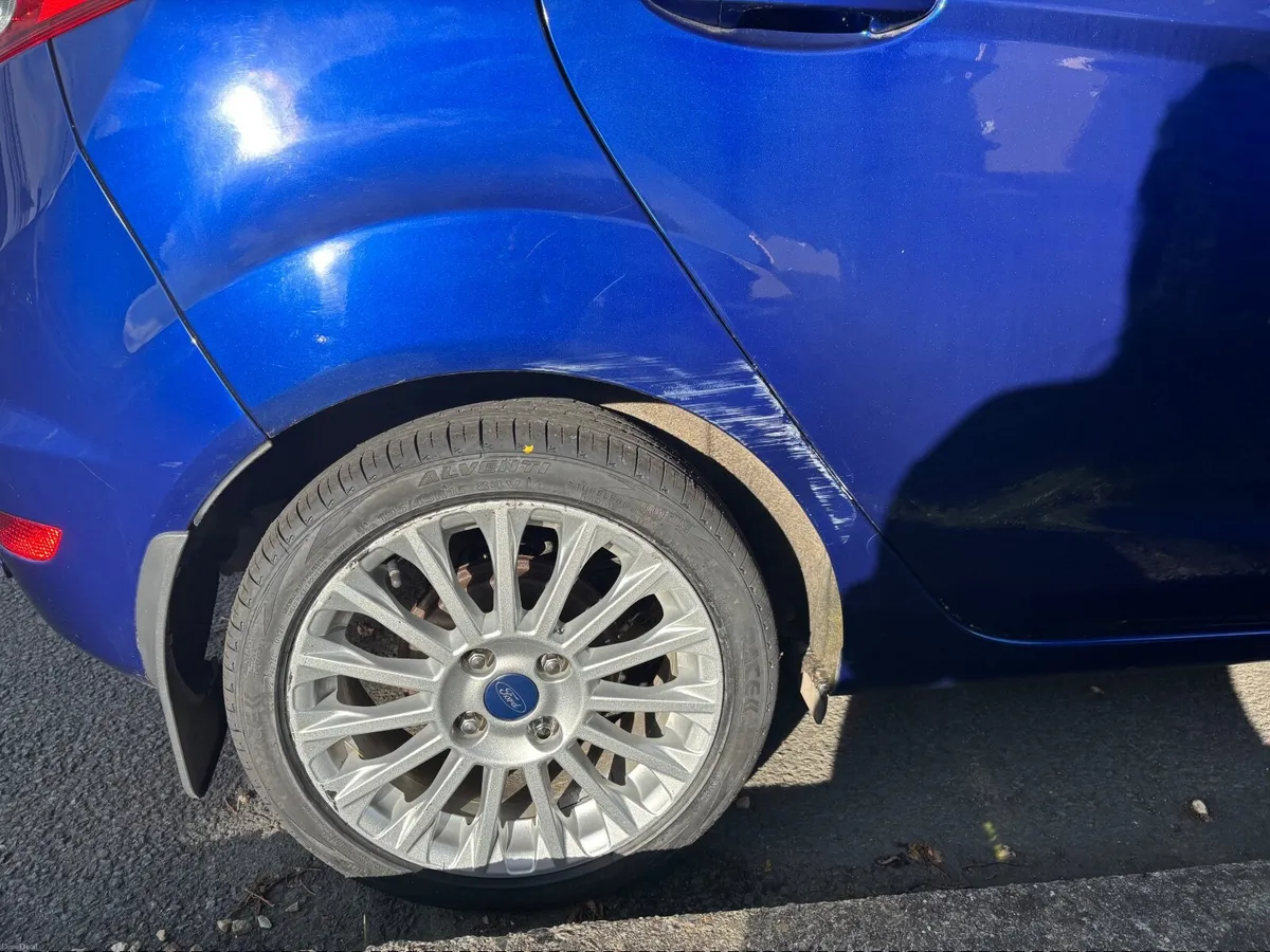 Ford Fiesta 2015 - Image 5