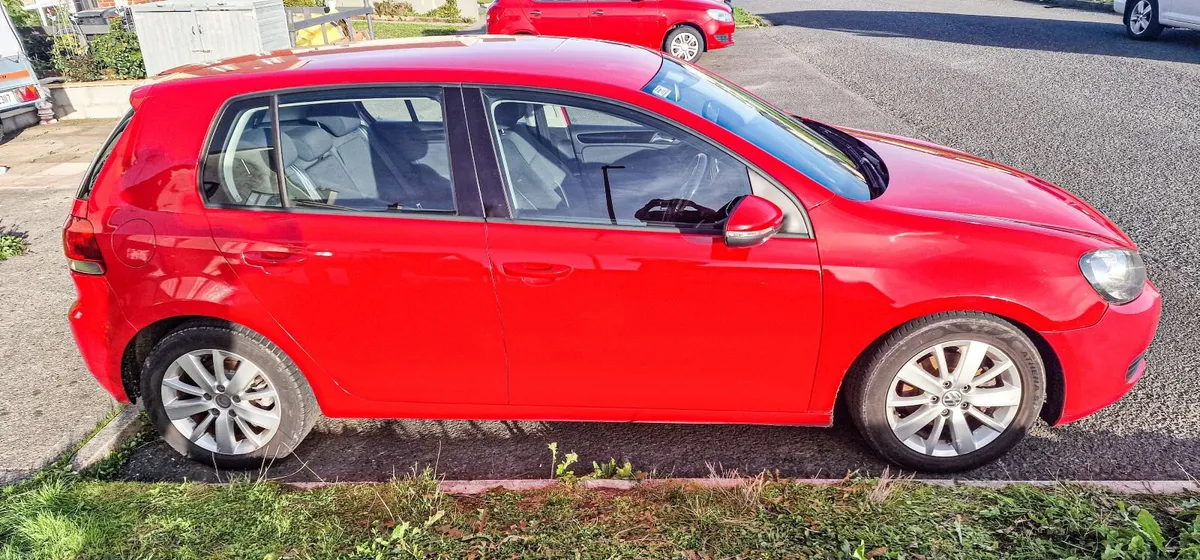 VW Golf 2011 – 1.6 TDI – Excellent Condition - Image 5