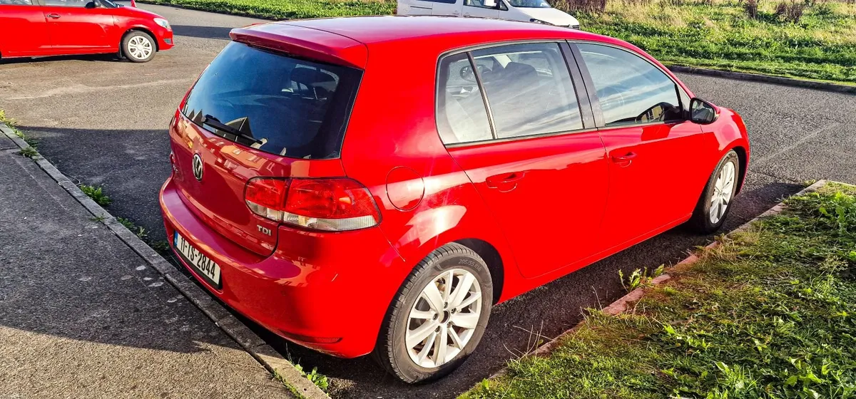 VW Golf 2011 – 1.6 TDI – Excellent Condition - Image 6